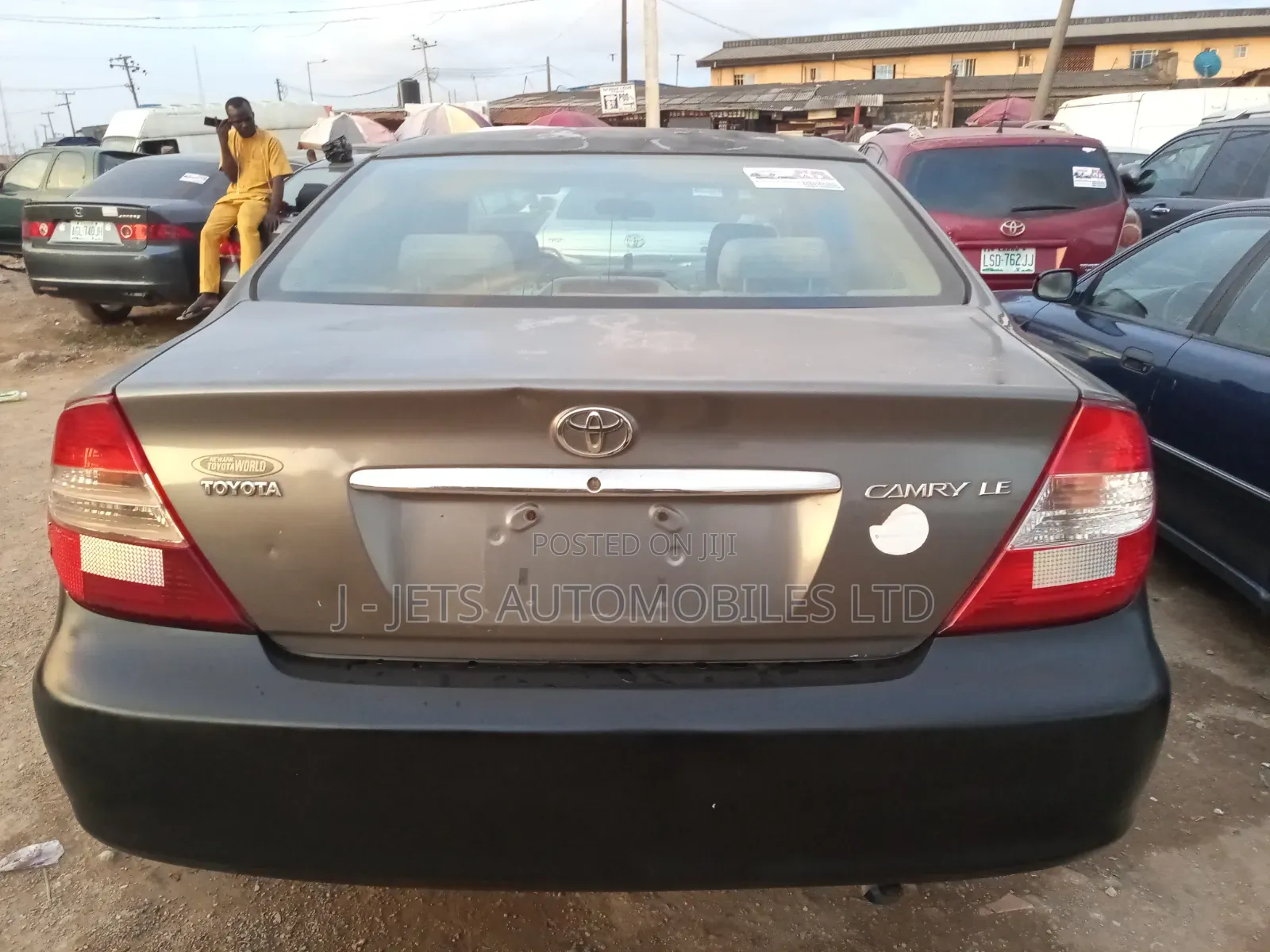 Toyota Camry LE 4dr Sedan (2.4L 4cyl 5M) 2004 Gray