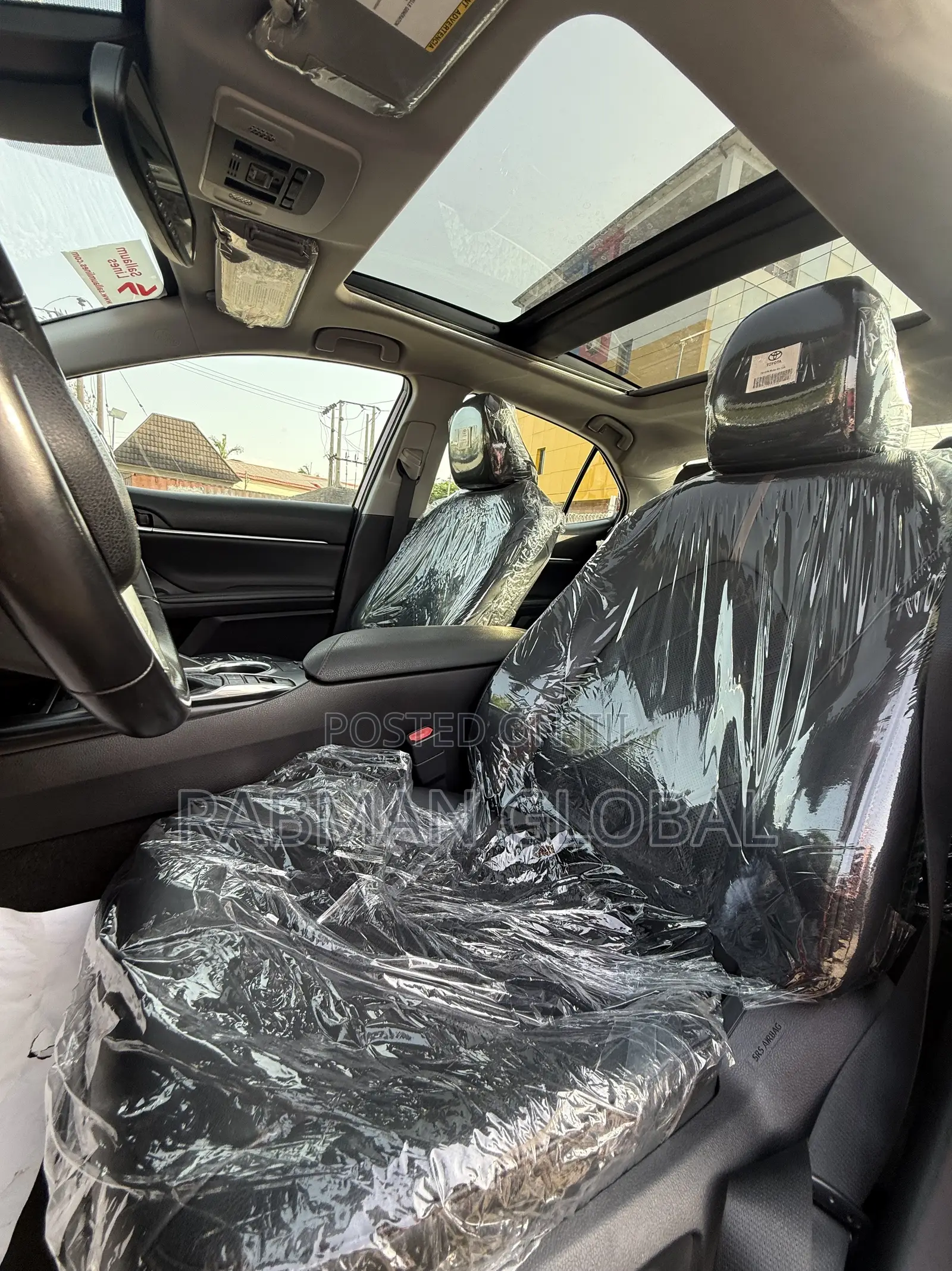 Toyota Camry XLE V6 (3.5L V6 8A) 2019 Red
