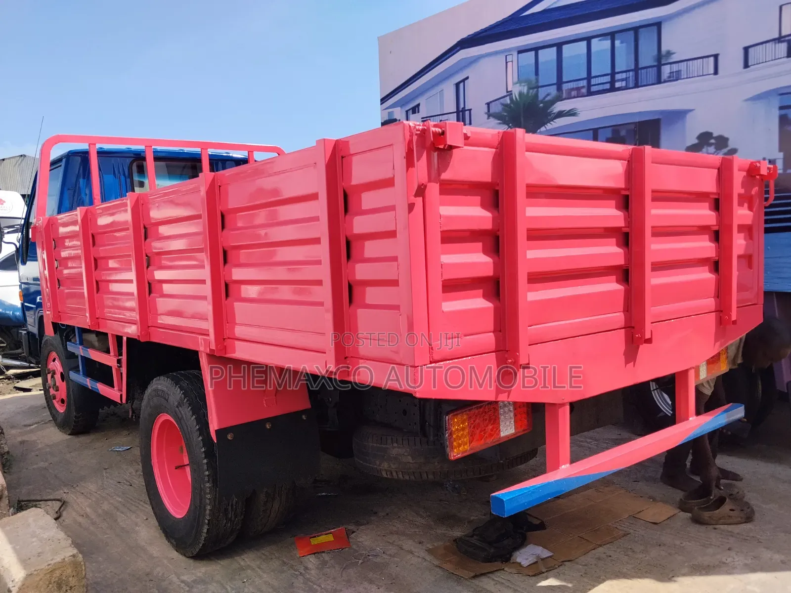 Toyota Dyna300, 11ft Short Frame