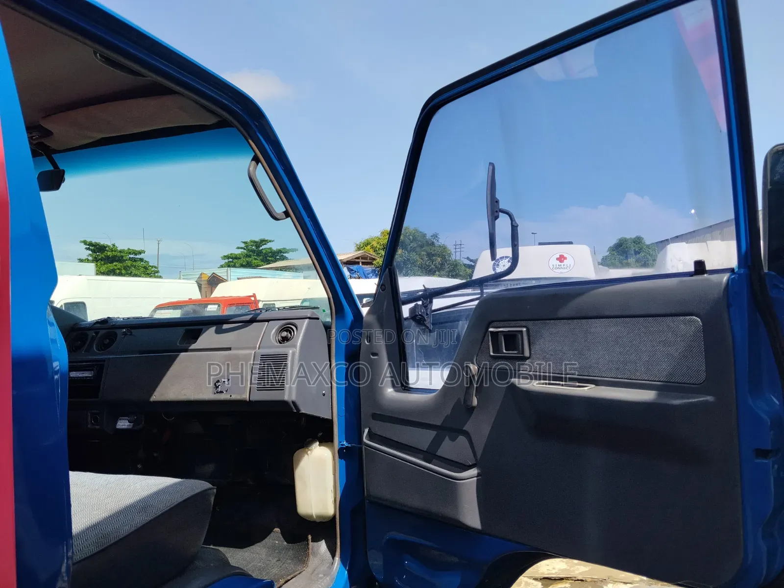 Toyota Dyna300, 11ft Short Frame