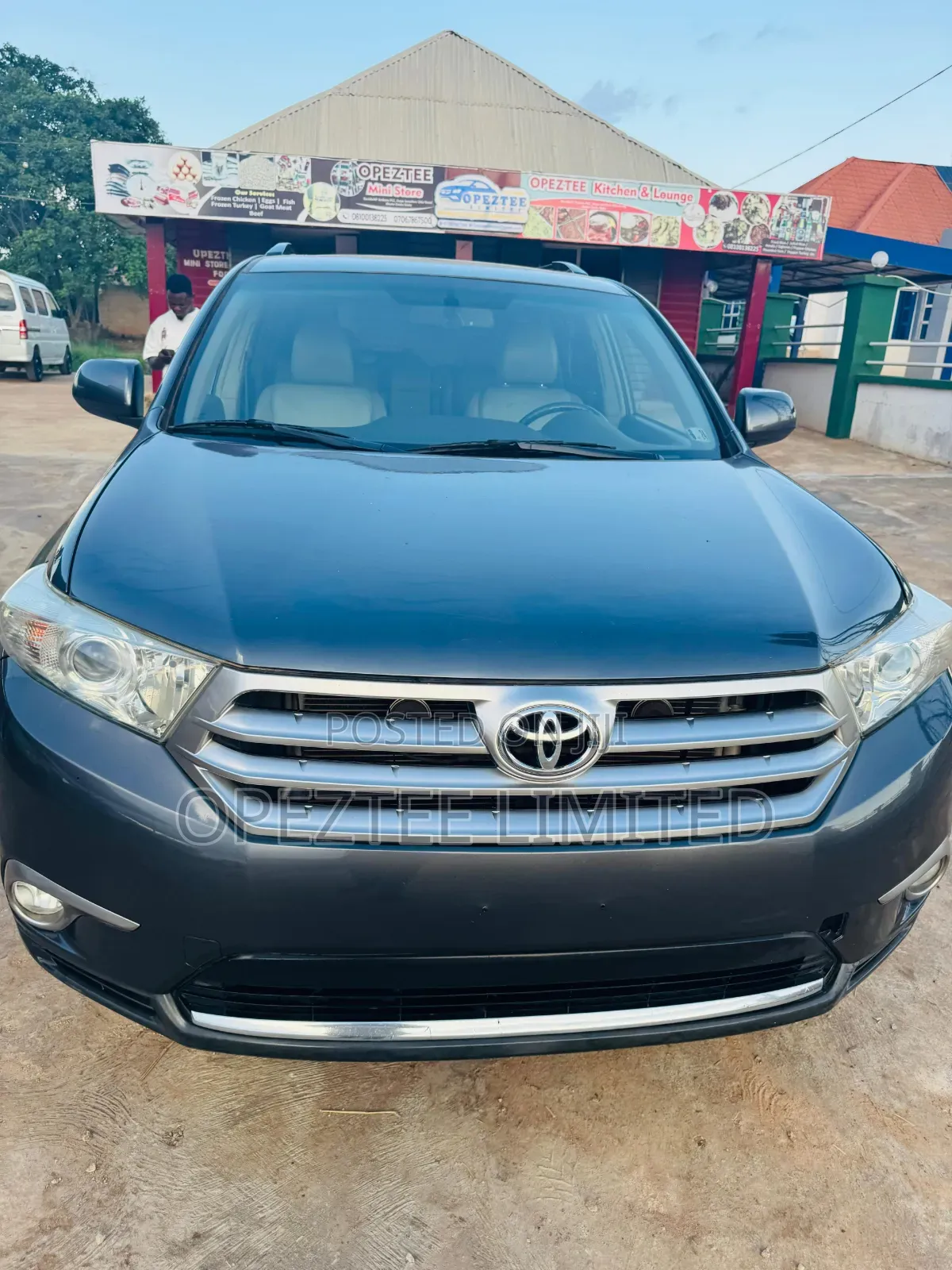 Toyota Highlander 3.5L 4WD 2013 Gray