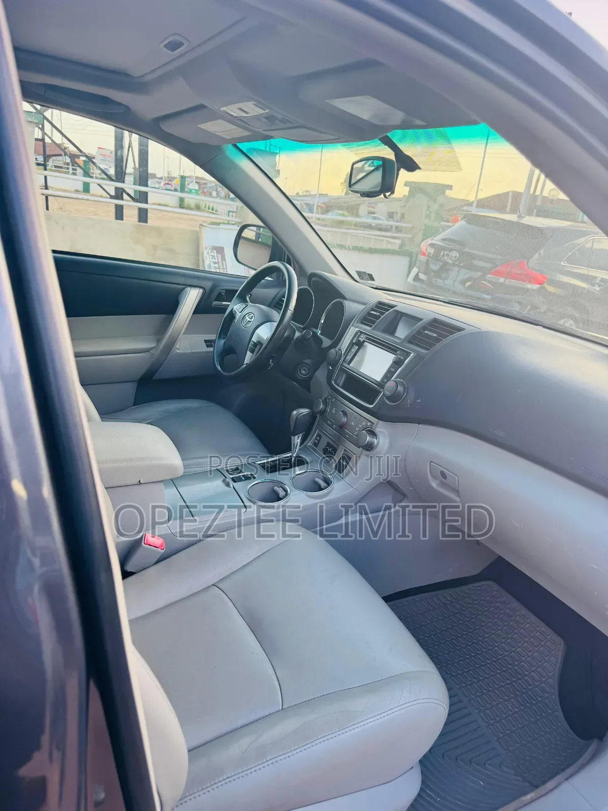 Toyota Highlander 3.5L 4WD 2013 Gray