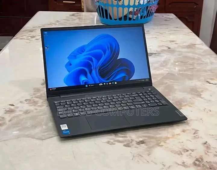 Laptop Lenovo V15 8GB Intel Core i5 SSD 256GB
