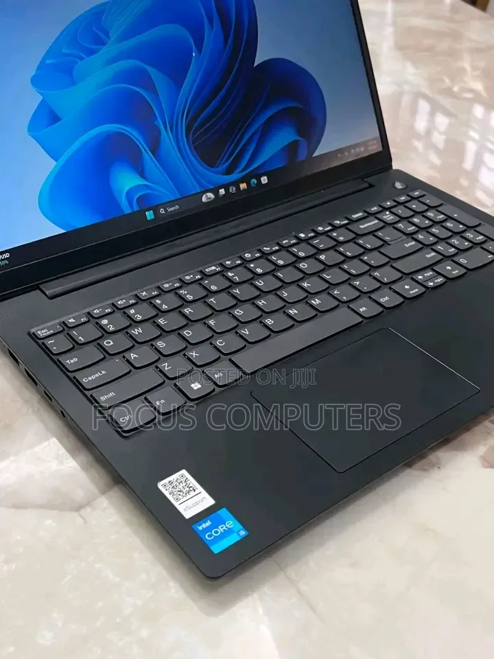 Laptop Lenovo V15 8GB Intel Core i5 SSD 256GB