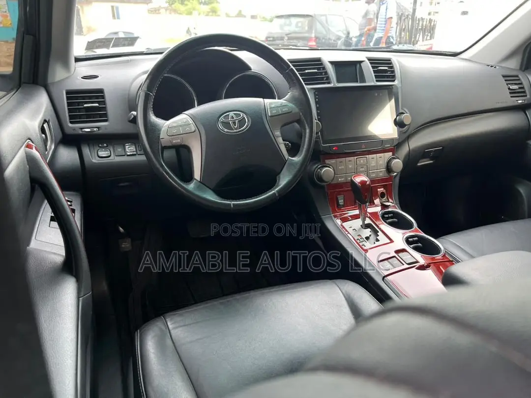 Toyota Highlander SE 2011 Gray