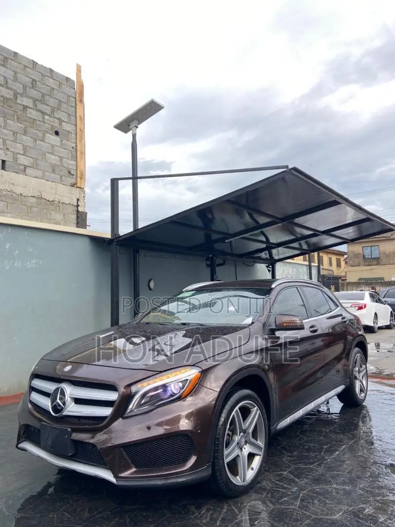 Mercedes-Benz GLA 250 2015 Brown