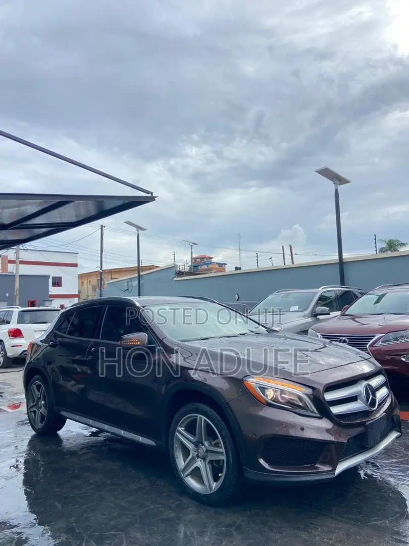 Mercedes-Benz GLA 250 2015 Brown