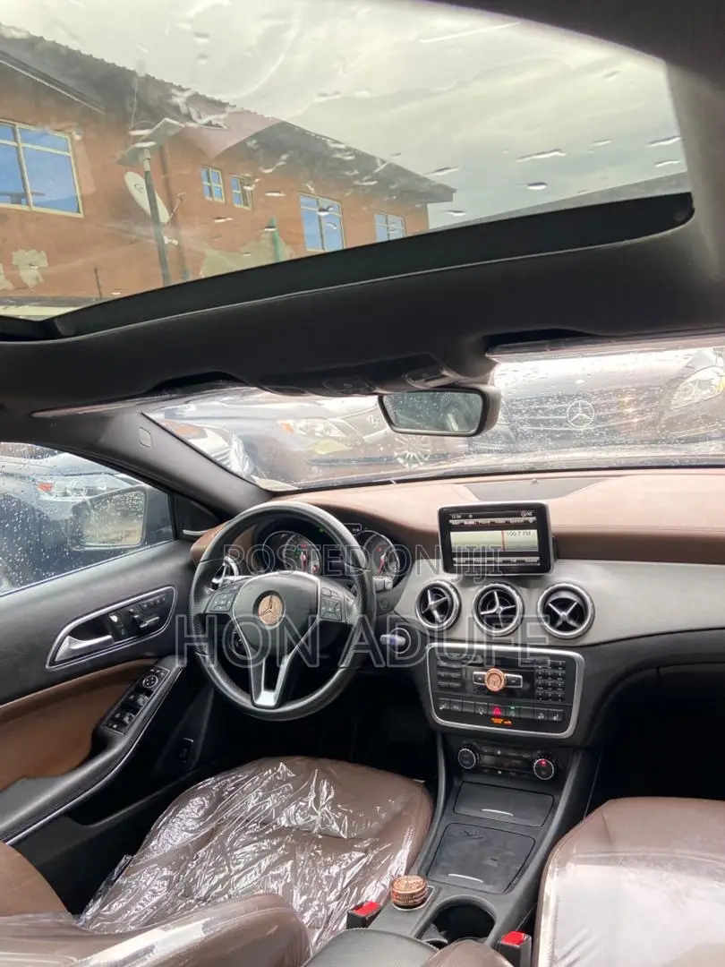 Mercedes-Benz GLA 250 2015 Brown