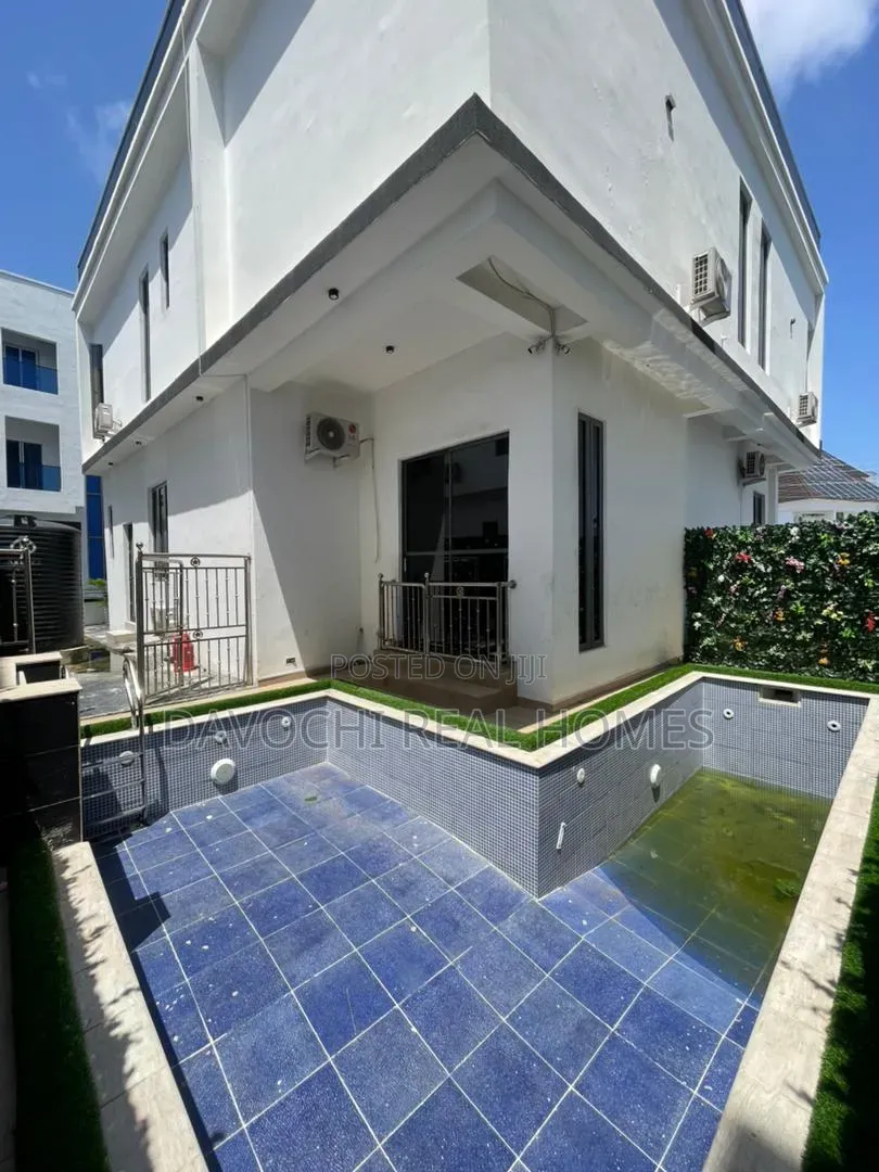 5bdrm Duplex in Osapa london for sale