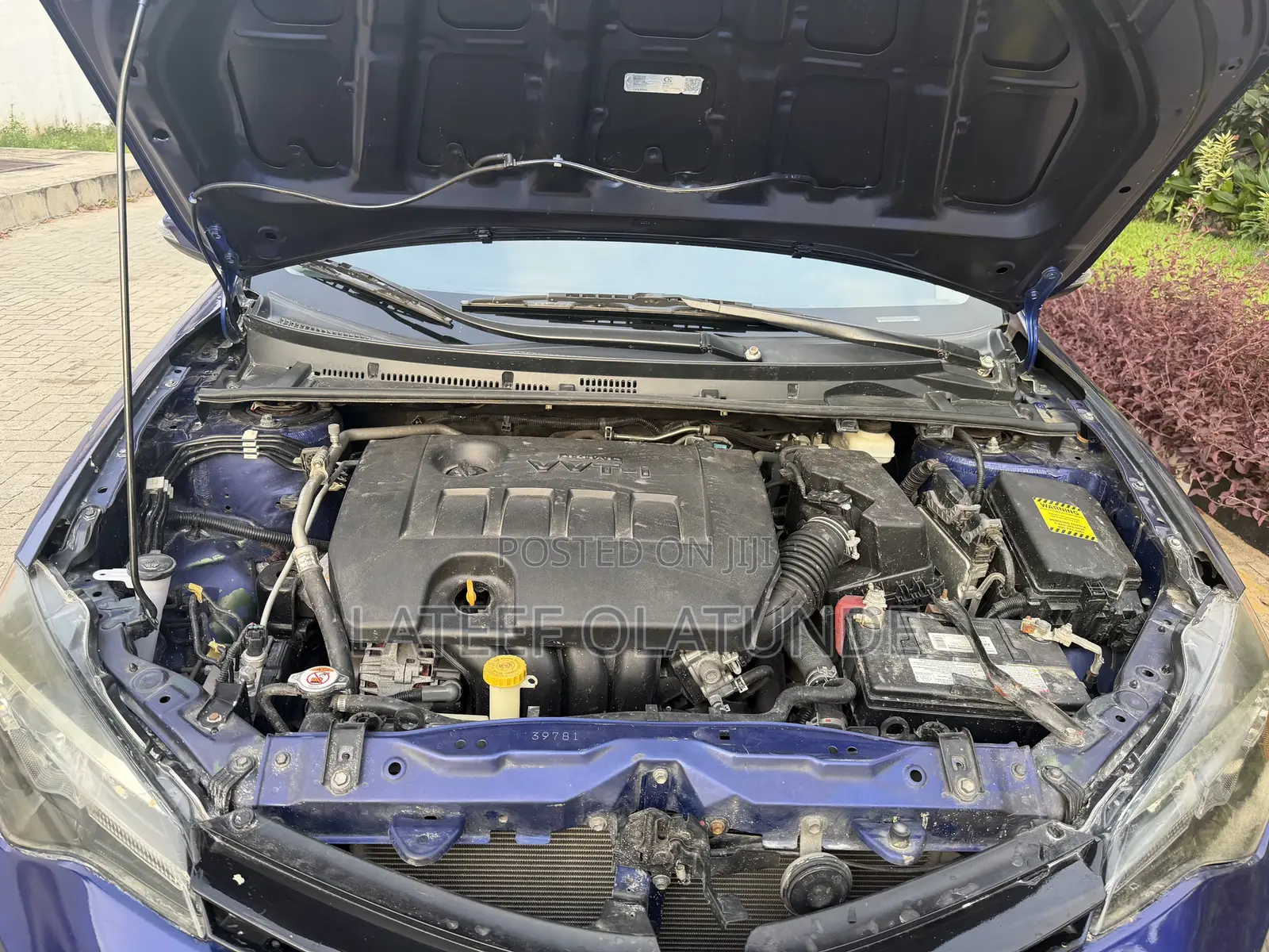 Toyota Corolla SE (1.8L 4cyl 6M) 2018 Blue