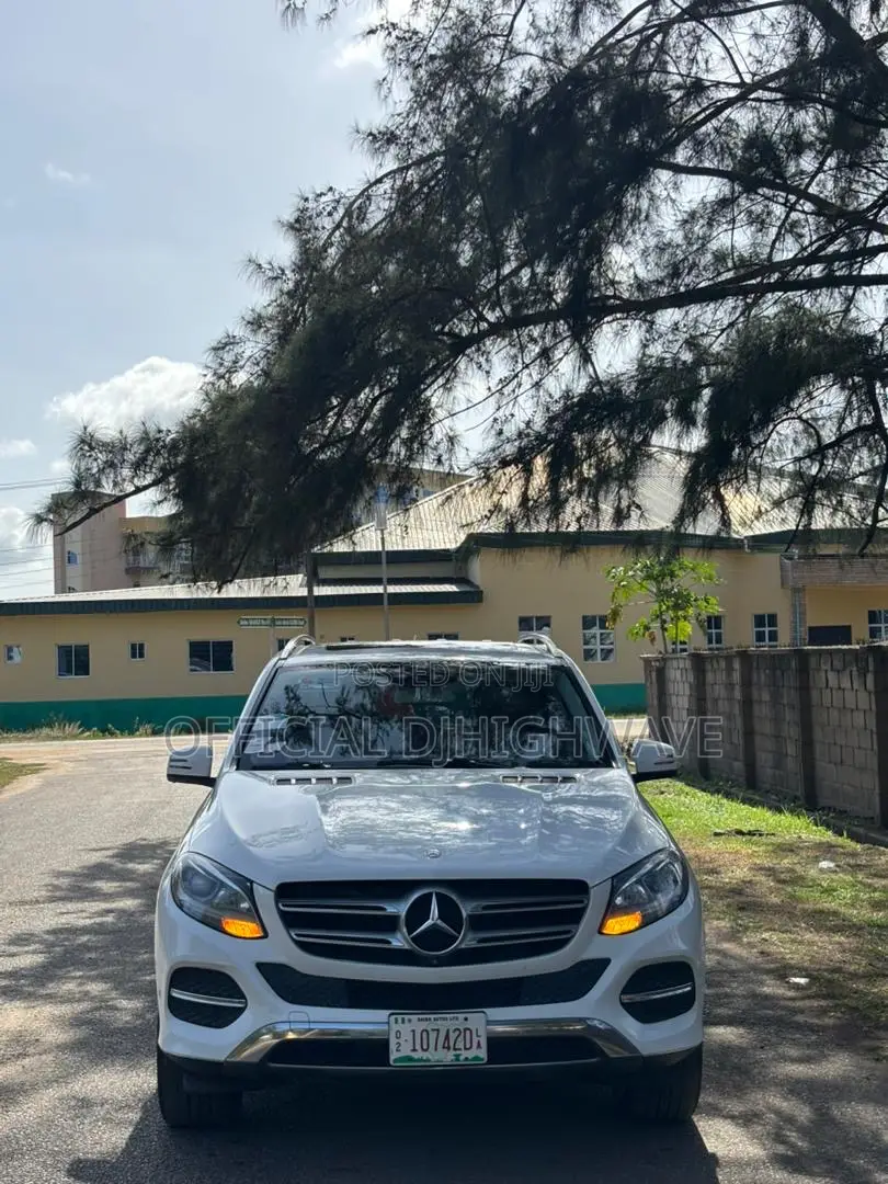Mercedes-Benz GLE-Class 2016 White