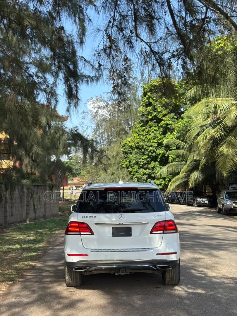 Mercedes-Benz GLE-Class 2016 White