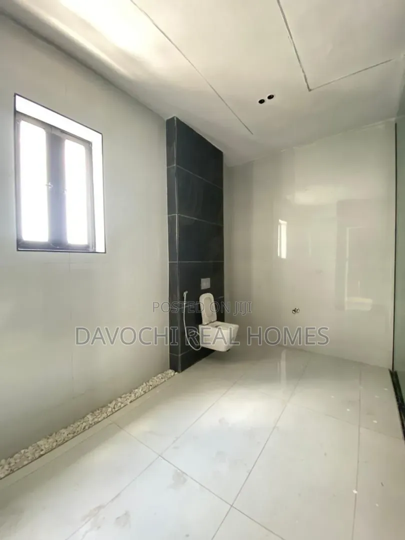 5bdrm Duplex in VGC / Ajah for sale