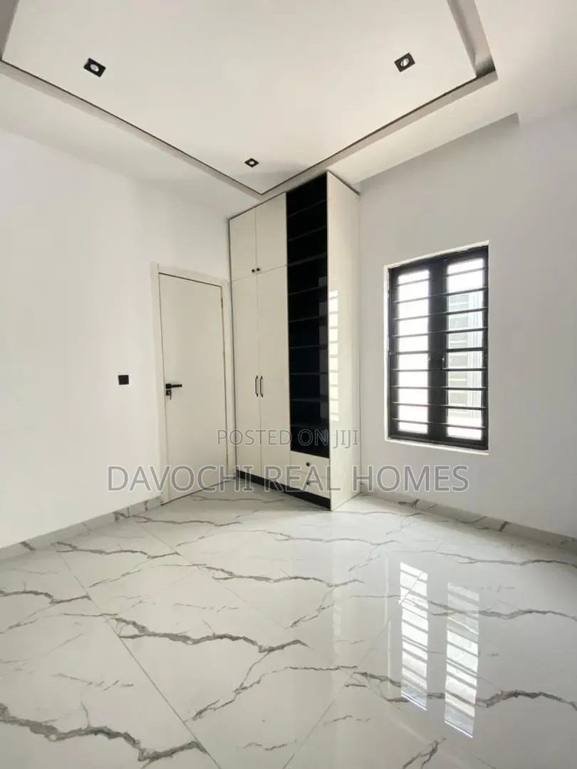 5bdrm Duplex in VGC / Ajah for sale