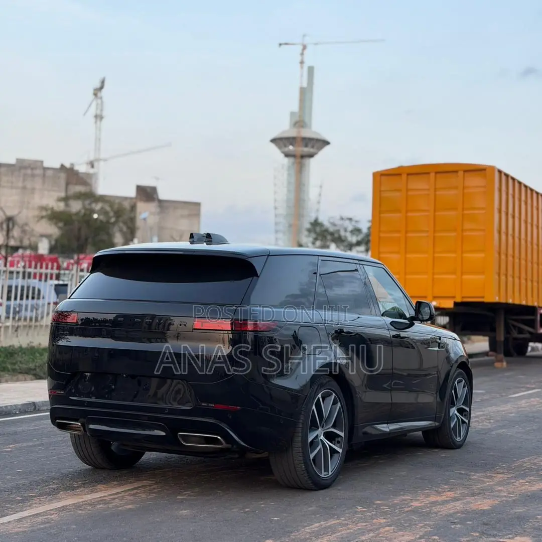 Land Rover Range Rover Sport P460 PHEV Dynamic SE 2025 Black