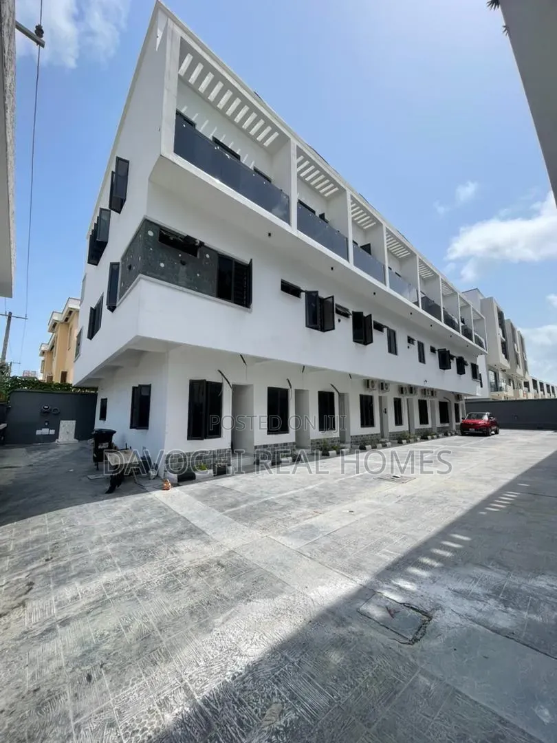 5bdrm Duplex in Lekki Phase 1 for sale