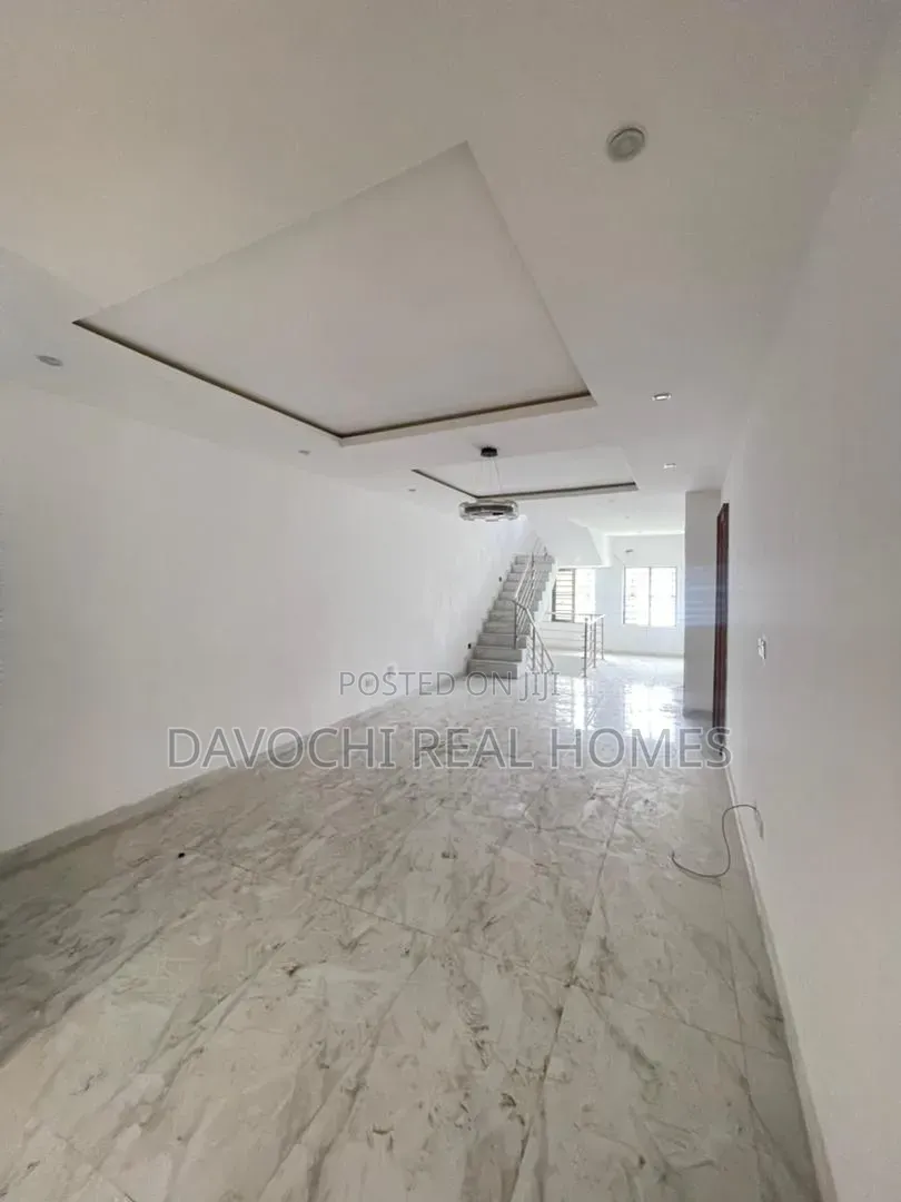 5bdrm Duplex in Lekki Phase 1 for sale