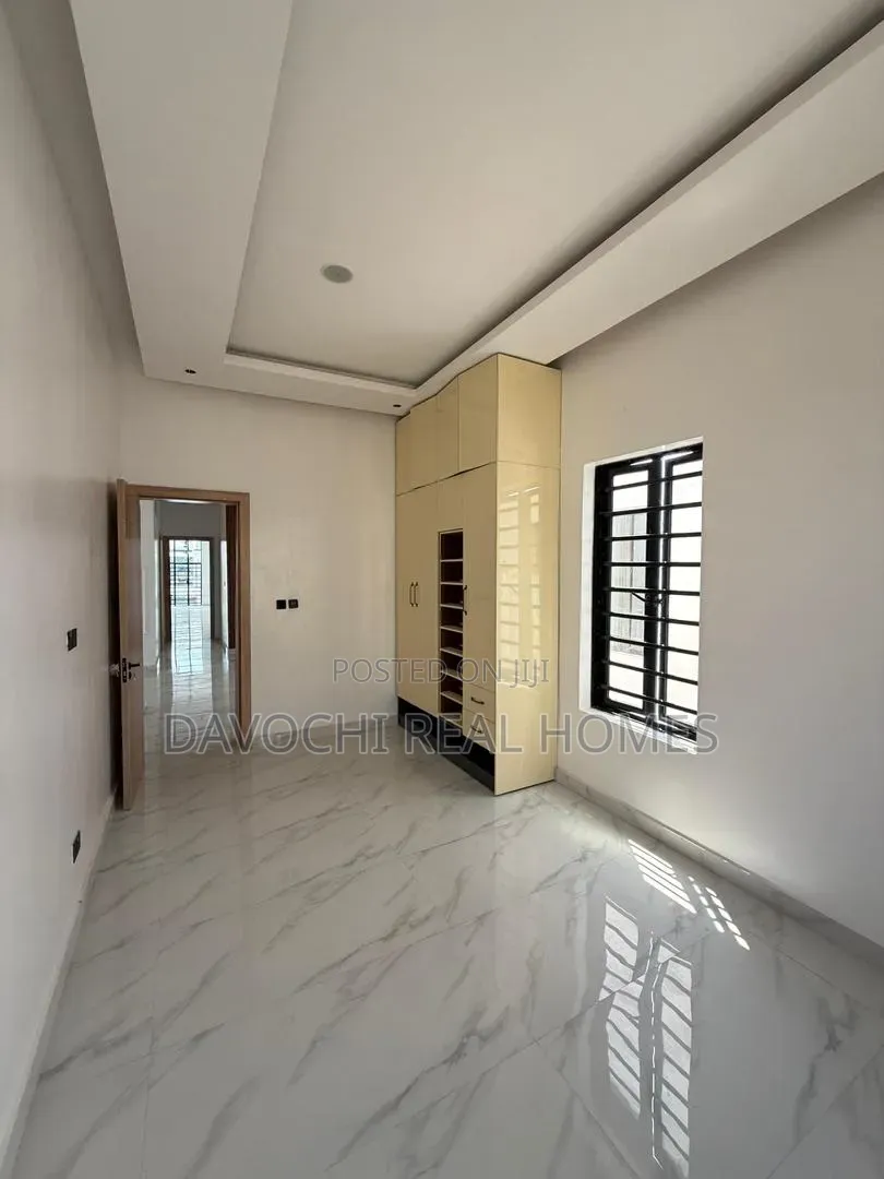 5bdrm Duplex in Lekki Phase 1 for sale