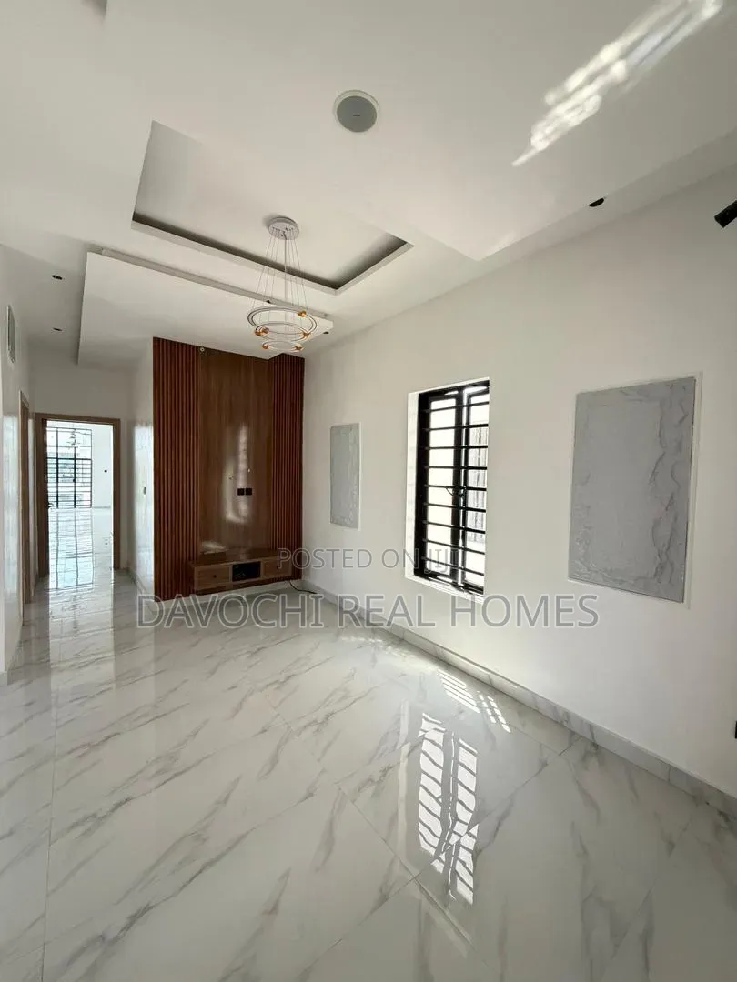 5bdrm Duplex in Lekki Phase 1 for sale