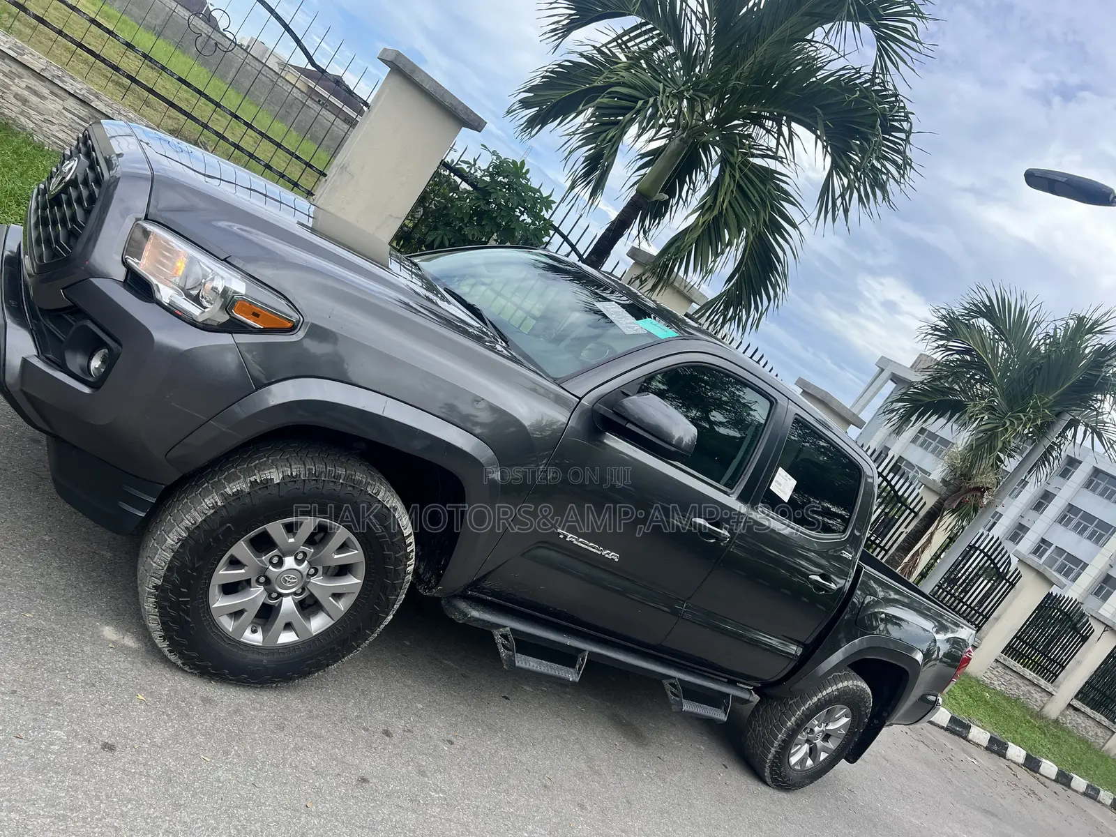 Toyota Tacoma SR5 2018 Gray