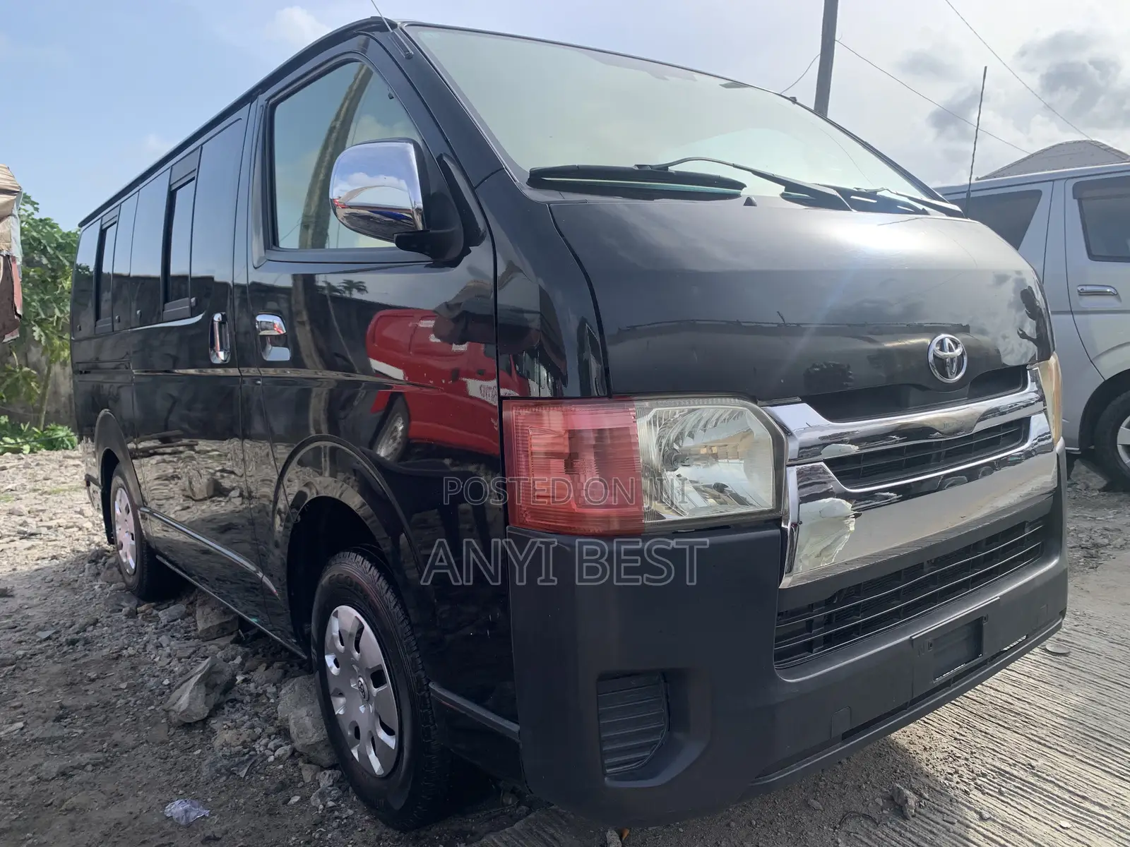 Toyota HiAce 2013 Black