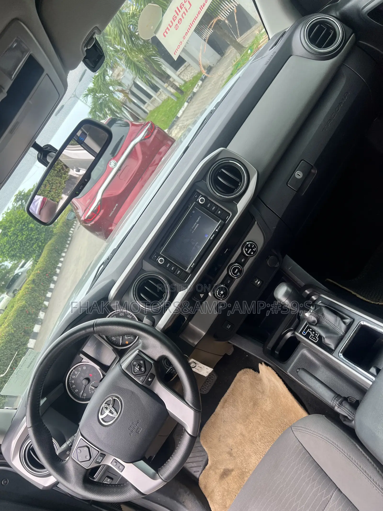 Toyota Tacoma SR5 2017 Silver