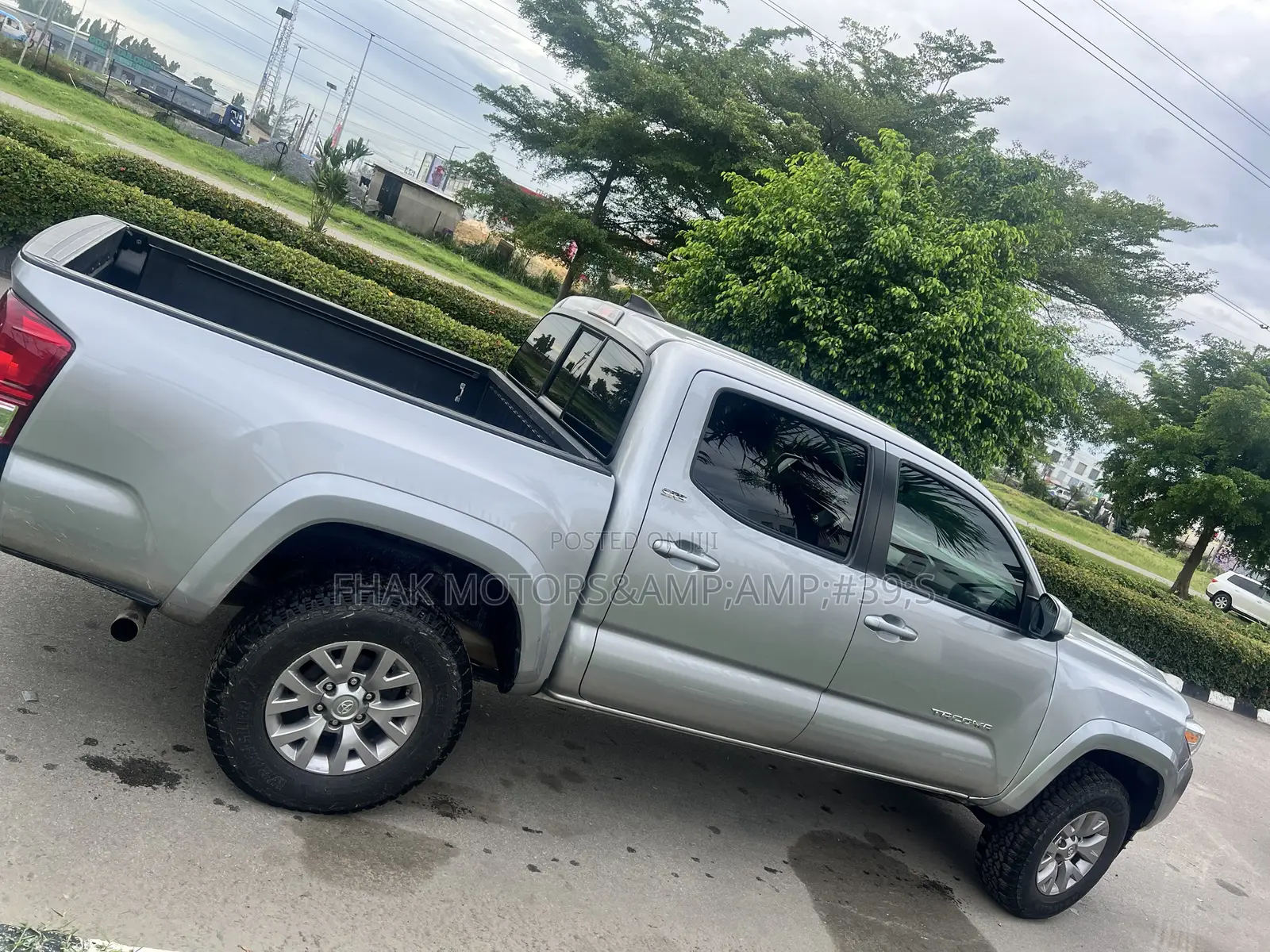 Toyota Tacoma SR5 2017 Silver