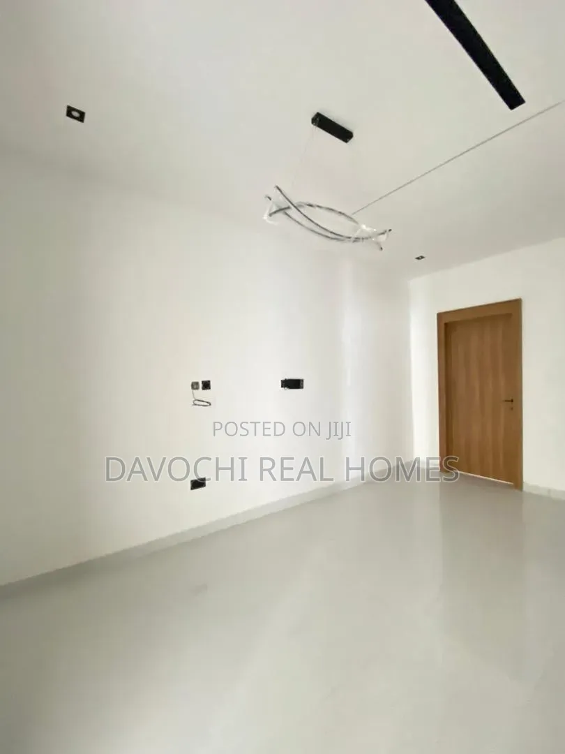 4bdrm Duplex in Lekki Phase 1 for sale