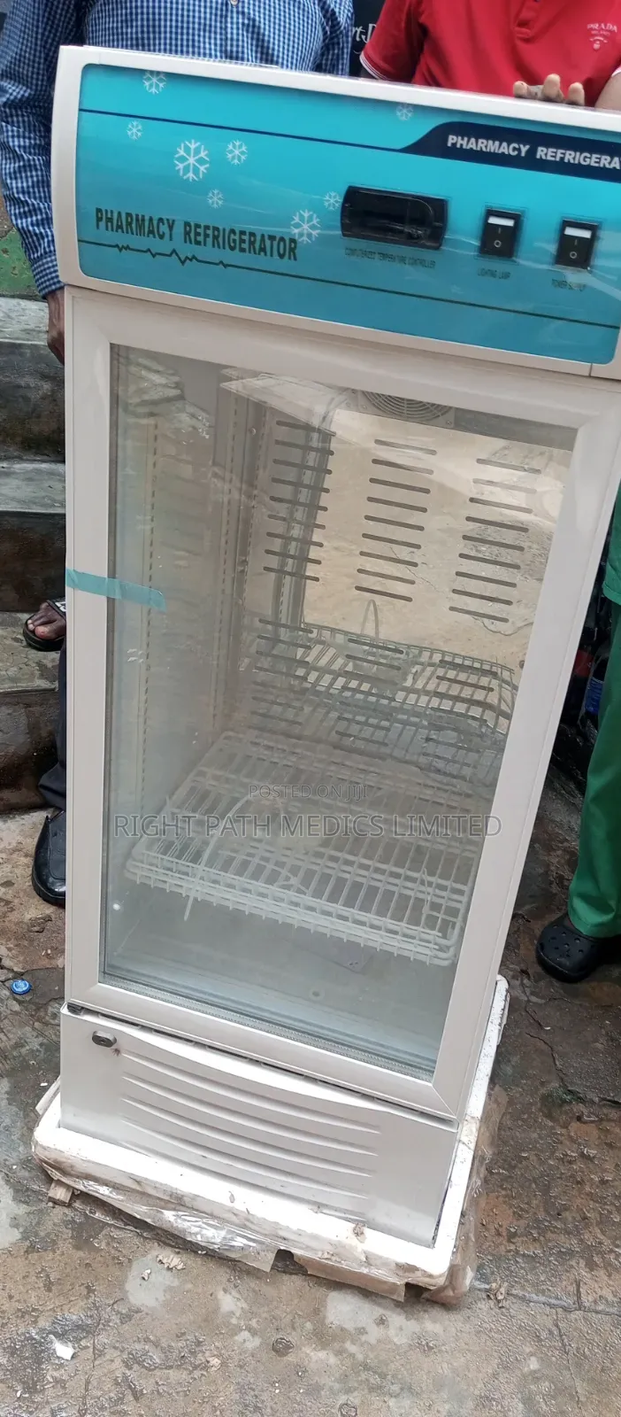120 Liters Pharmacy Refrigerator