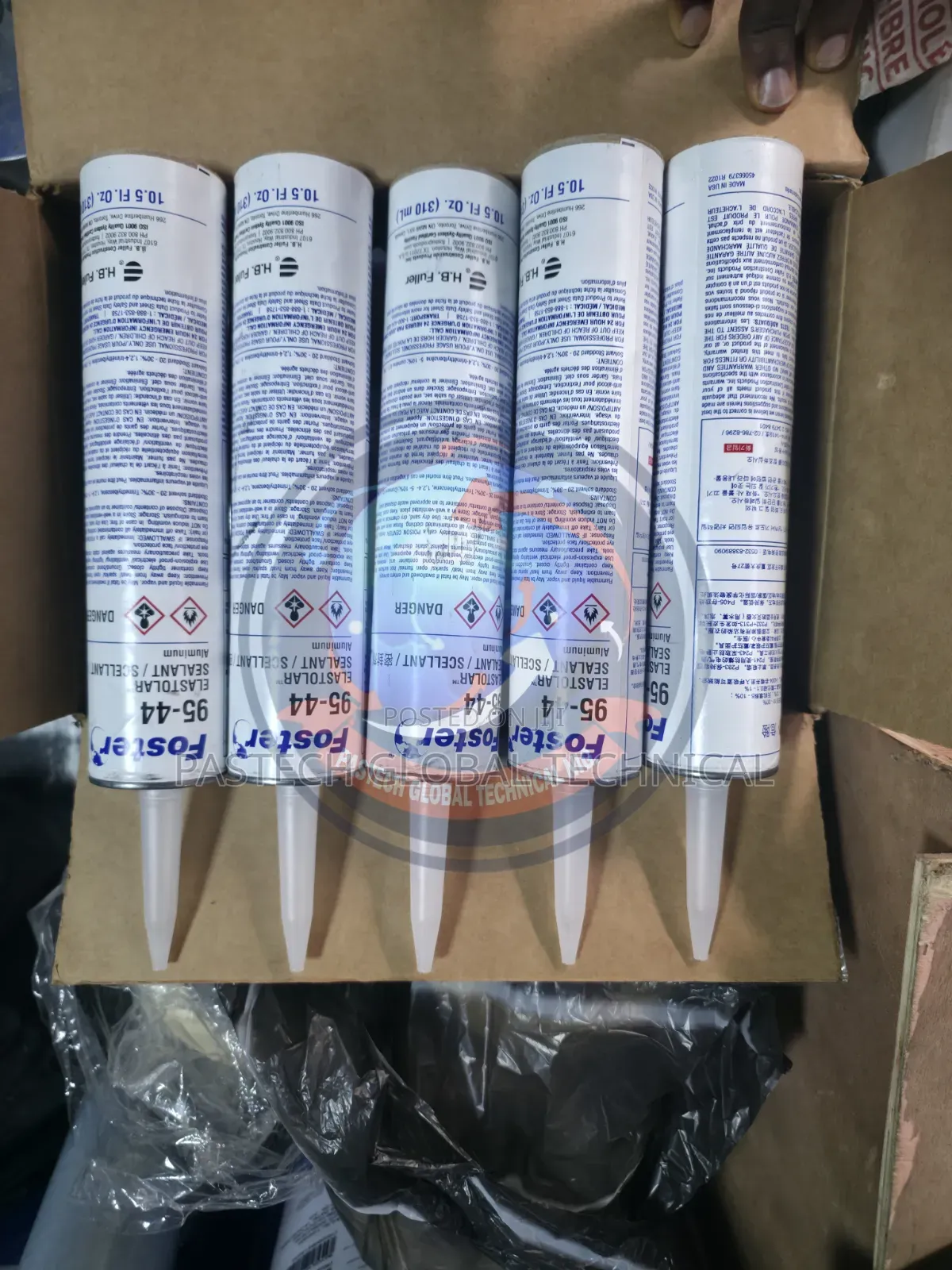 Foster 95-44 Elastolar Sealant//Aluminum-Colored)