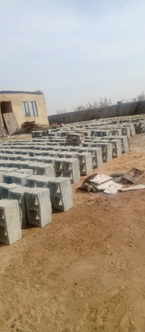 350sqm of Estate Plot: 3 Bedrm Semi-Detached Duplex+Bq -Fcda Approved