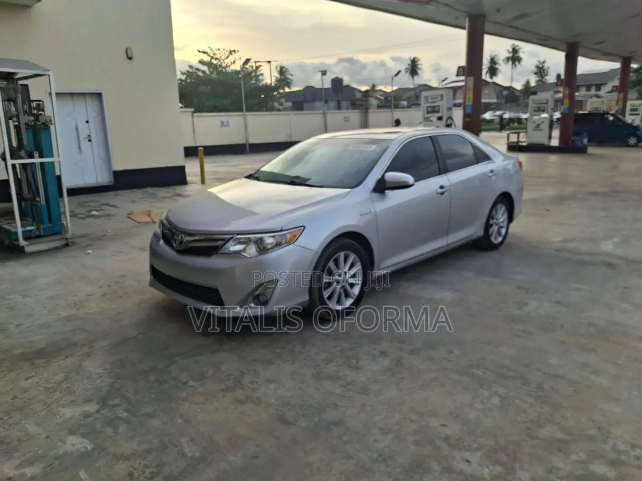 Toyota Camry Hybrid XLE 2012 Silver