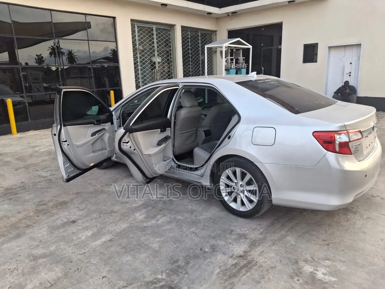 Toyota Camry Hybrid XLE 2012 Silver
