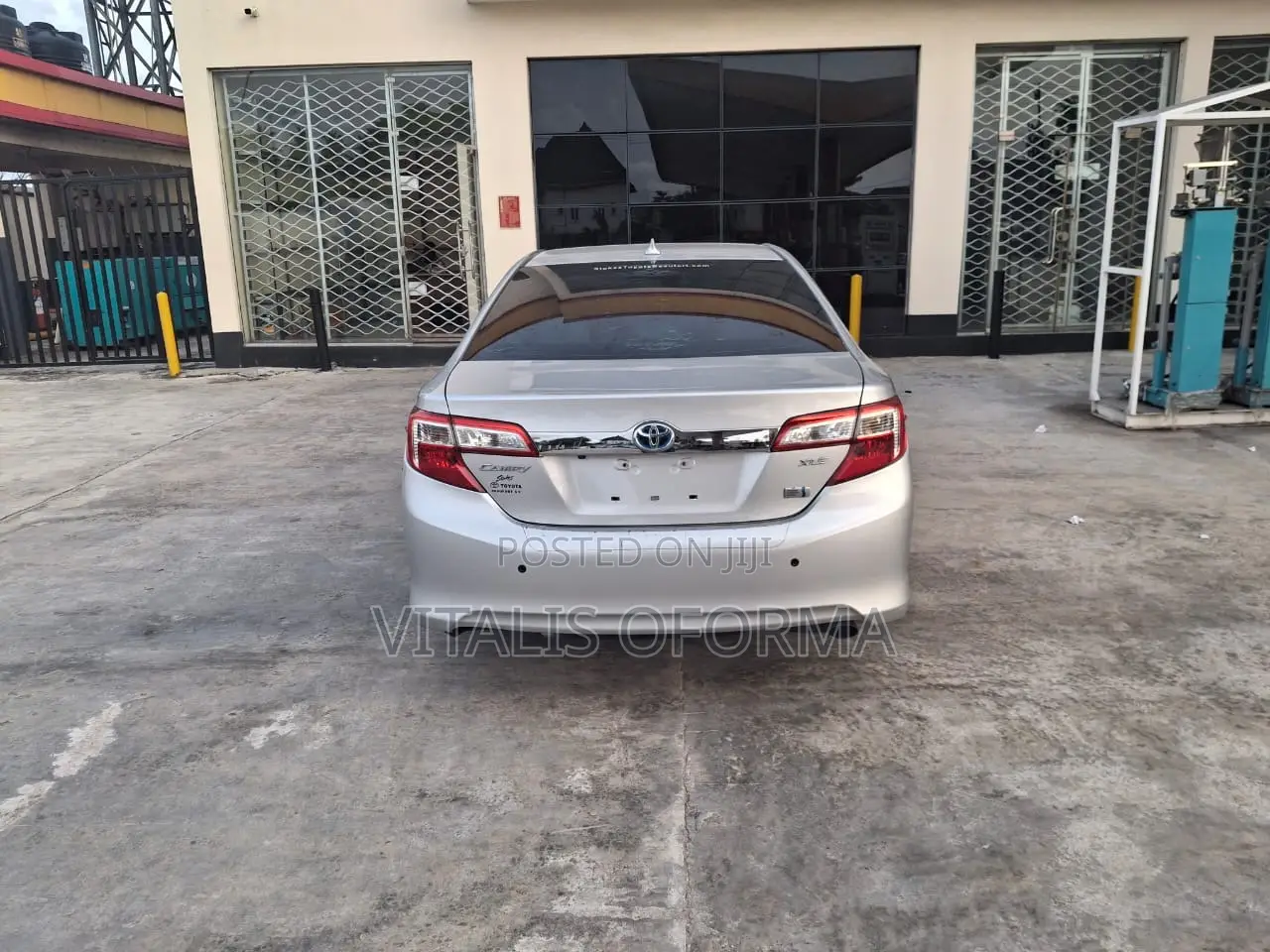 Toyota Camry Hybrid XLE 2012 Silver