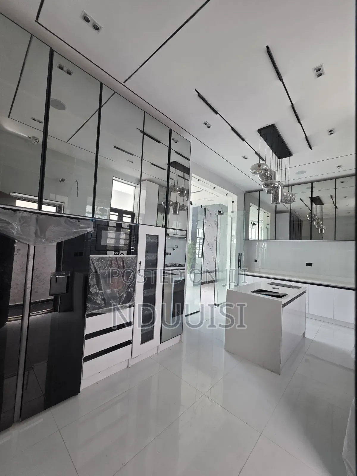 5bdrm Duplex in Royal Pine Estate, Chevron for sale