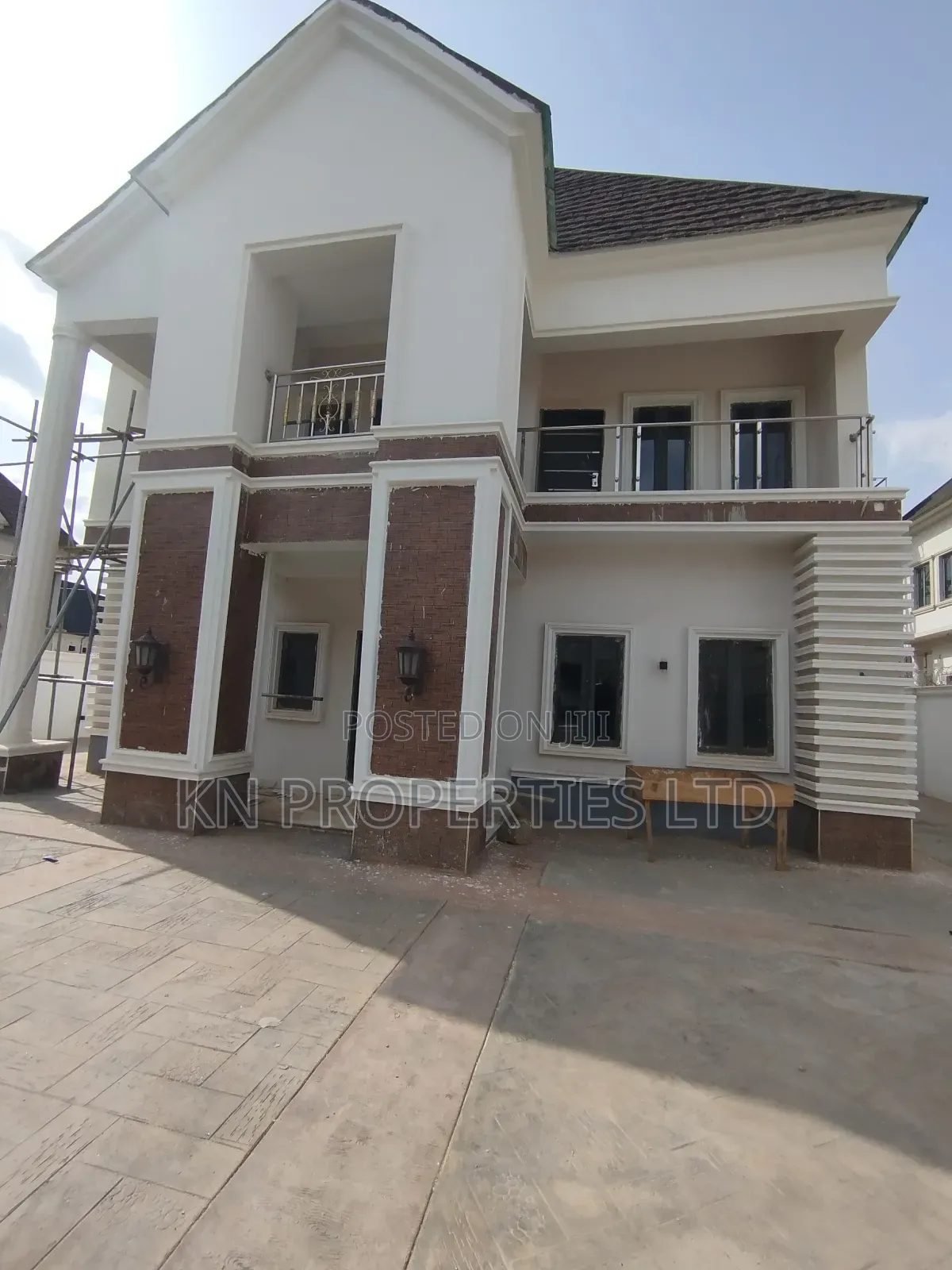 6bdrm Duplex in Estate, Lugbe District for sale