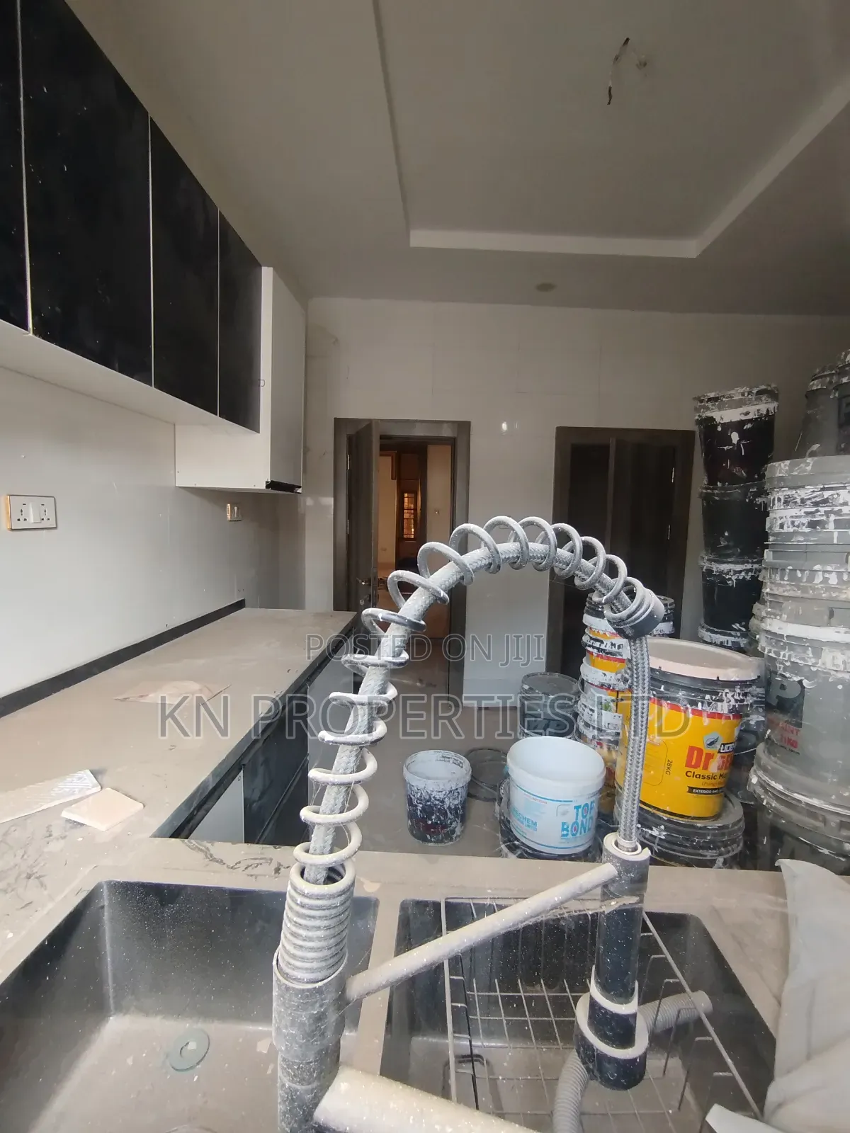 6bdrm Duplex in Estate, Lugbe District for sale