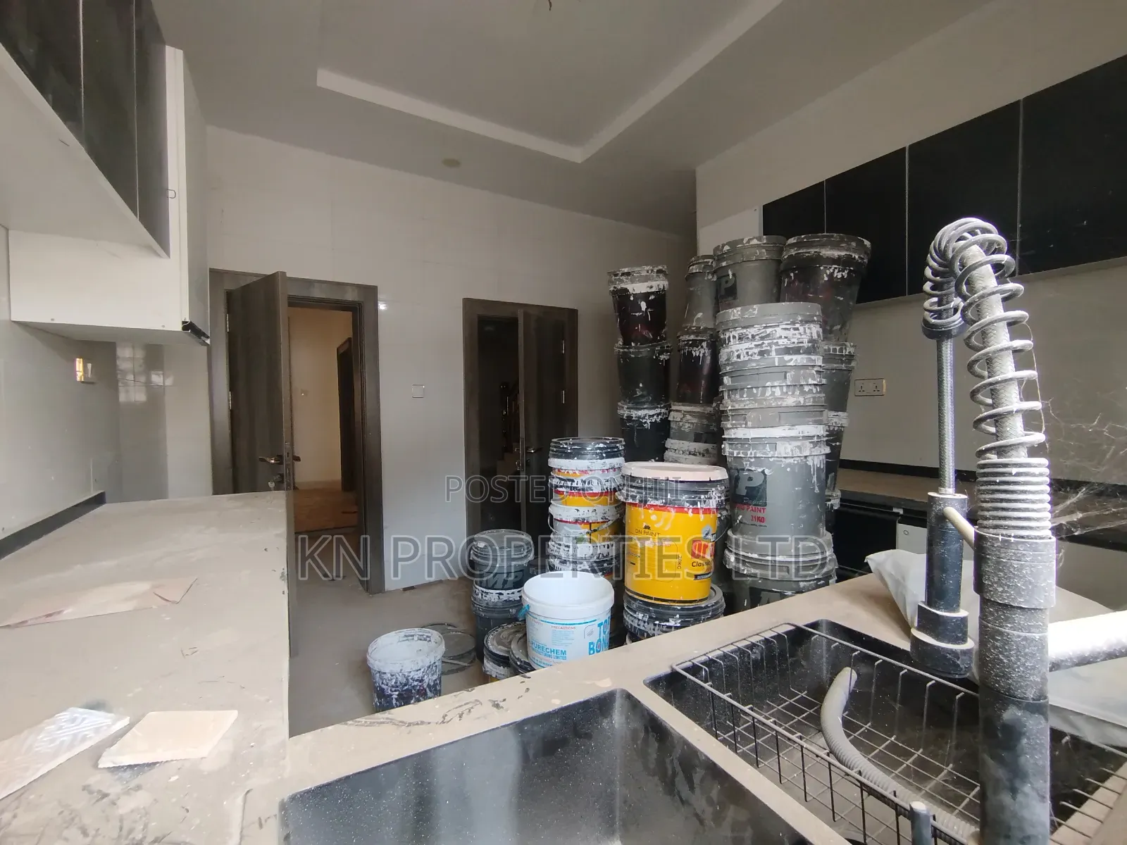 6bdrm Duplex in Estate, Lugbe District for sale