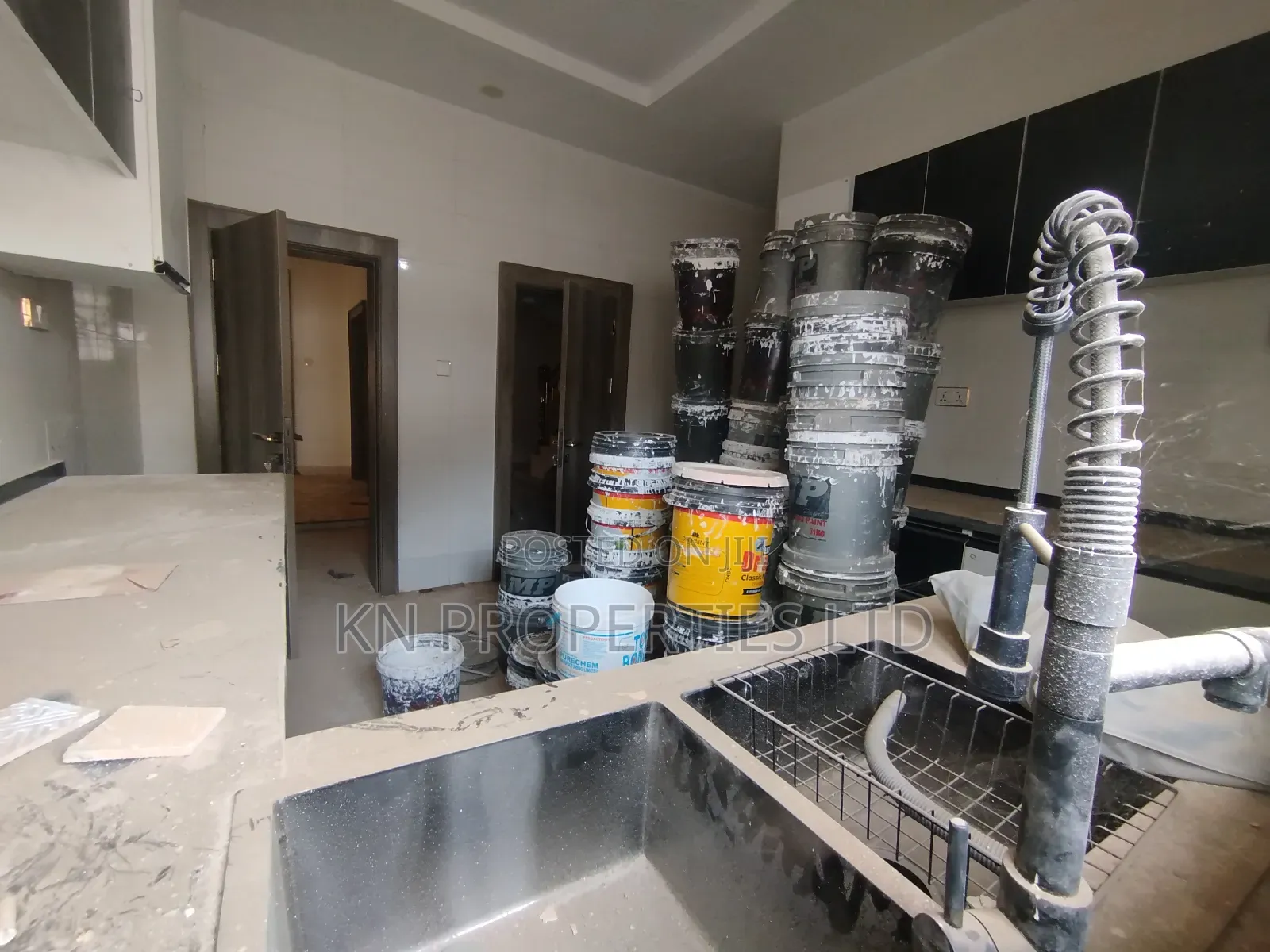 6bdrm Duplex in Estate, Lugbe District for sale