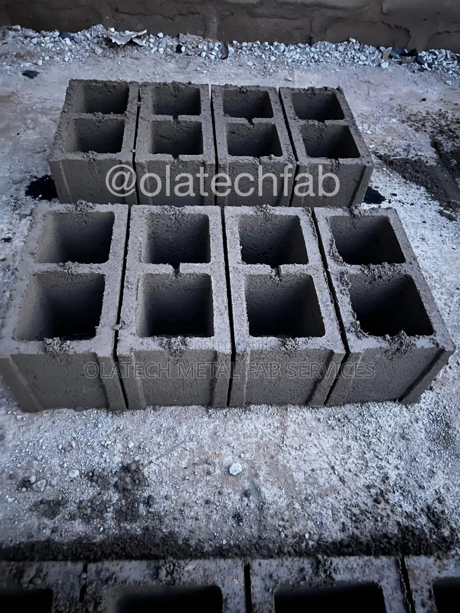 Mobile Concrete Block Moulding Machine (3500 Blocks Daily