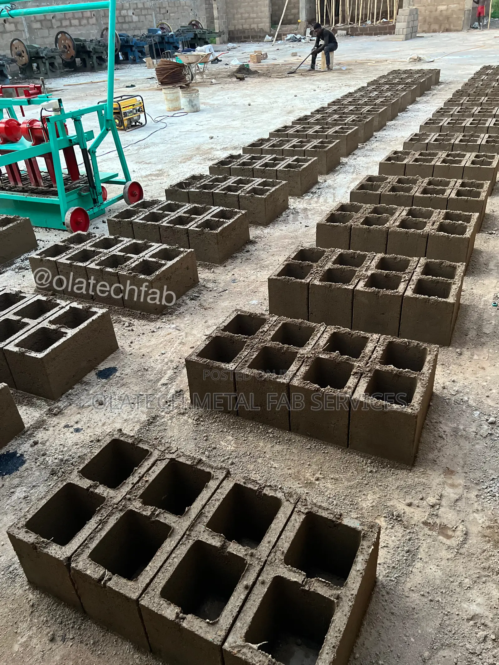 Mobile Concrete Block Moulding Machine (3500 Blocks Daily