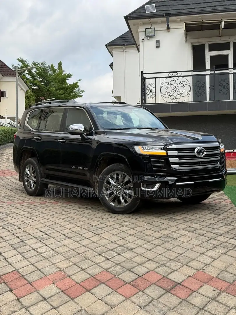 New Toyota Land Cruiser LC300 2025 Black