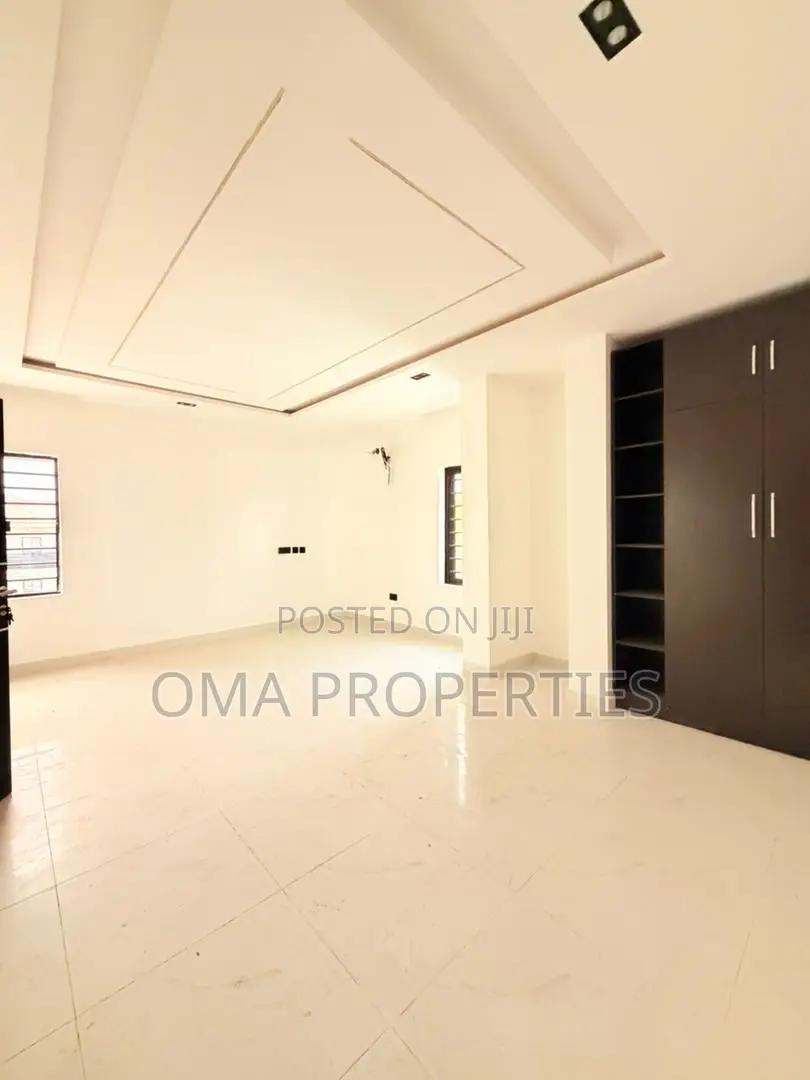 4bdrm House in Oko-Oba for sale