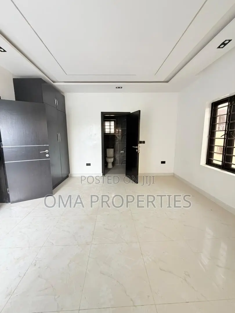 4bdrm House in Oko-Oba for sale