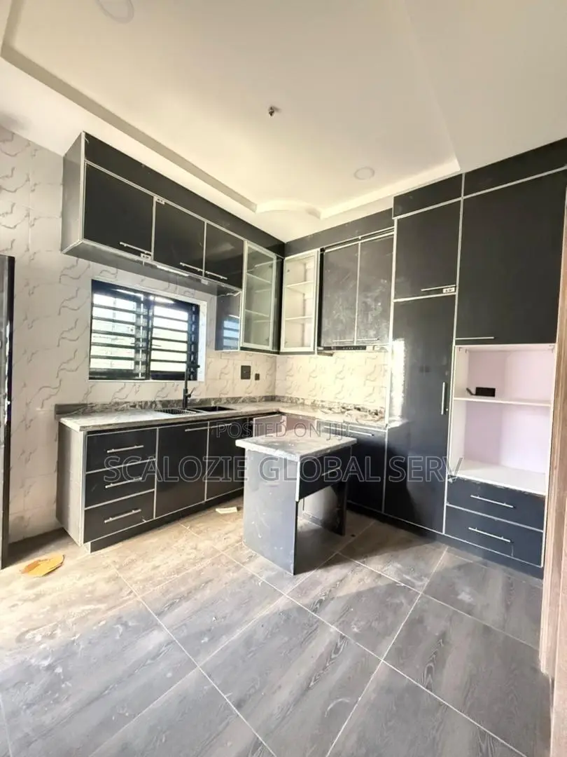 3bdrm Duplex in Shell Cooperative, for sale