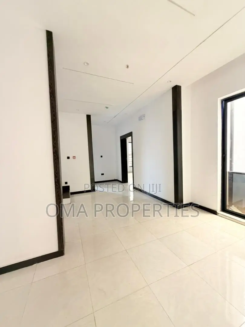 5bdrm House in Magodo for sale