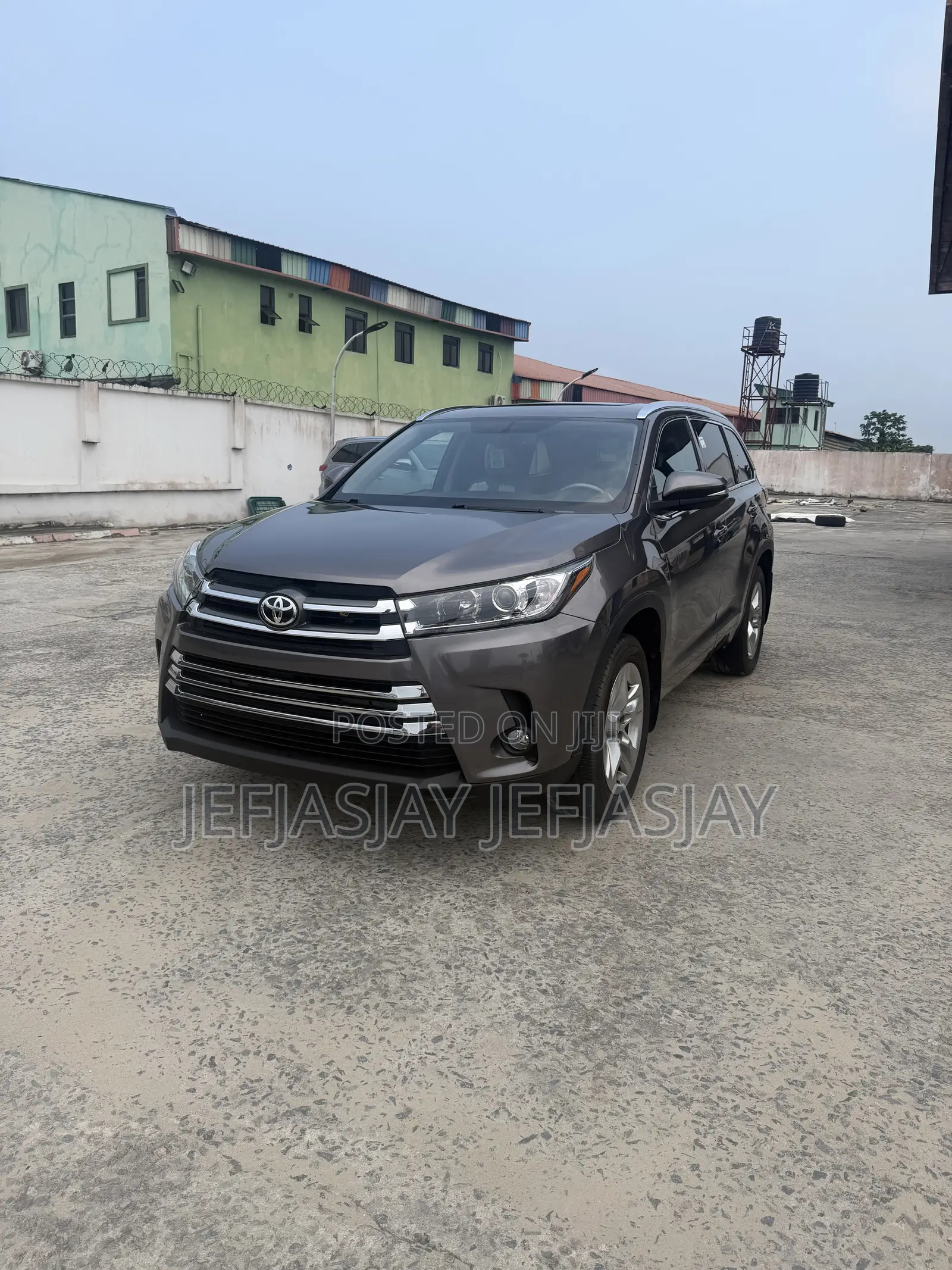 Toyota Highlander Limited Platinum 4dr SUV AWD (3.5L 6cyl 6A) 2014 Gray