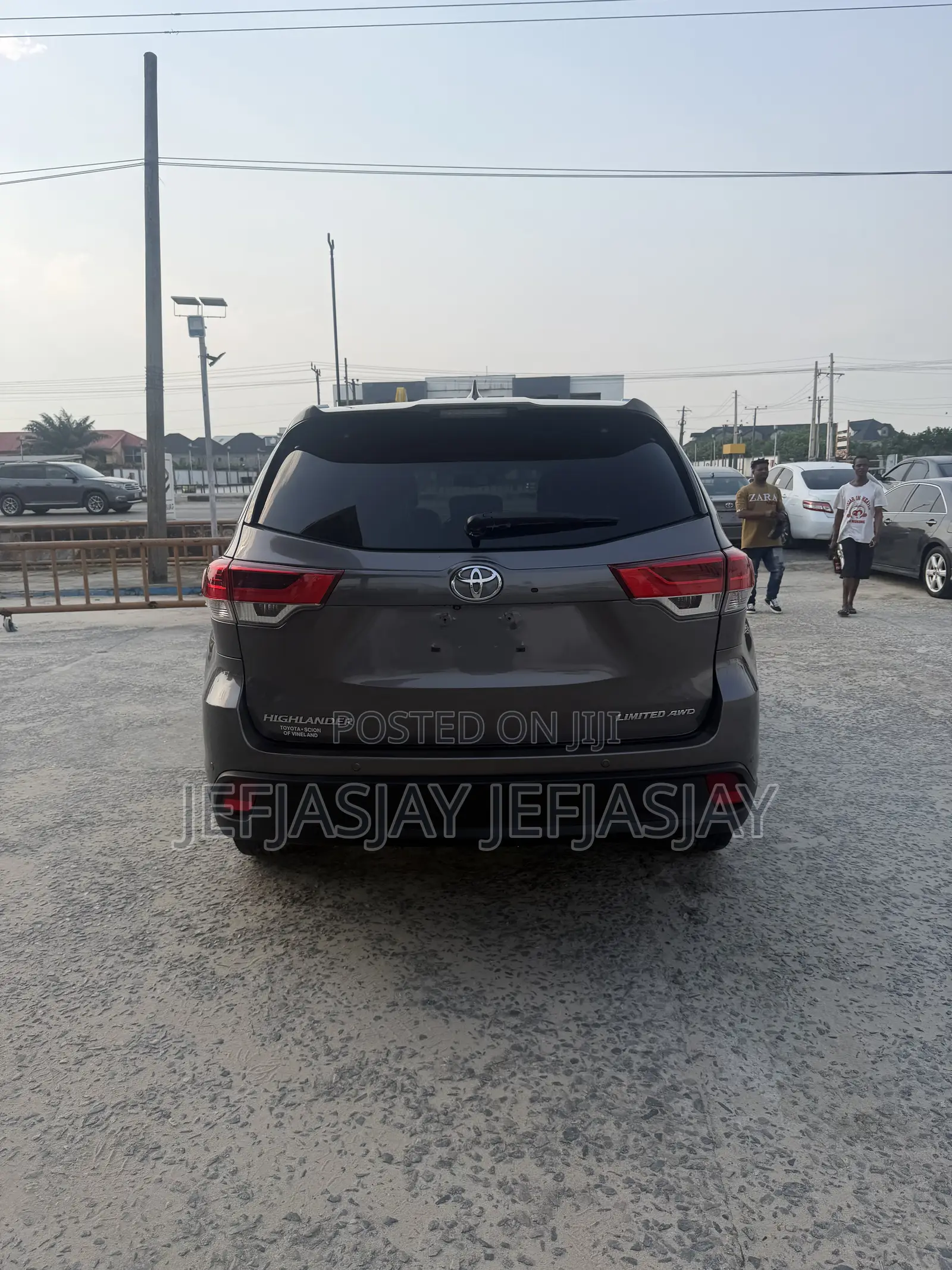Toyota Highlander Limited Platinum 4dr SUV AWD (3.5L 6cyl 6A) 2014 Gray