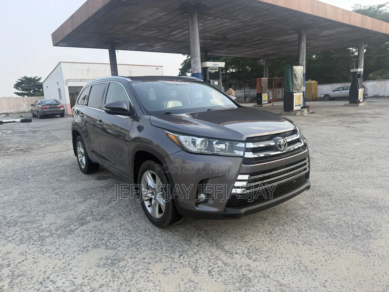 Toyota Highlander Limited Platinum 4dr SUV AWD (3.5L 6cyl 6A) 2014 Gray