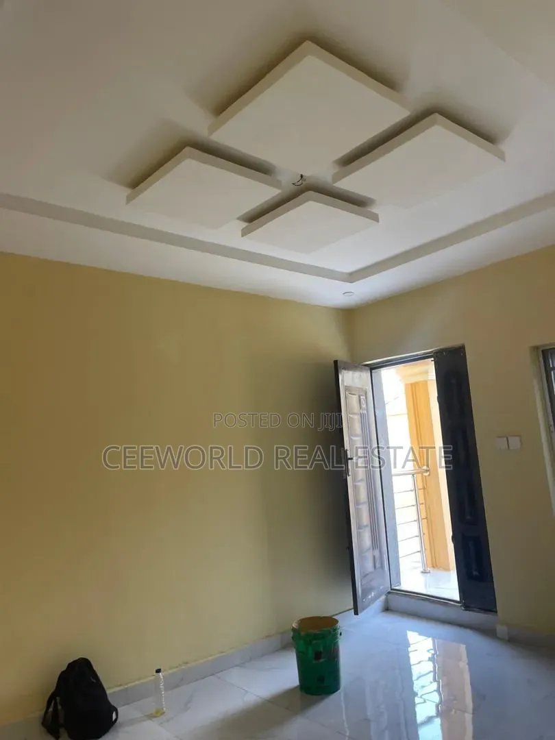 2bdrm Apartment in Asaaju Estate Ojurin for rent